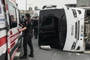 Zincirleme kaza trafiği kilitledi