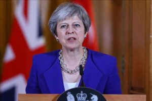 Theresa May'den ABD'ye ''göçmen'' tepkisi