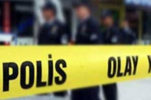 Emekli öğretmen evinde ölü bulundu