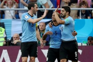 Uruguay ve Rusya üst turu garantiledi
