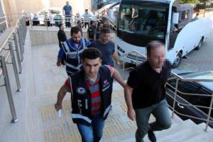 FETÖ şüphelisi 11 asker adliyede