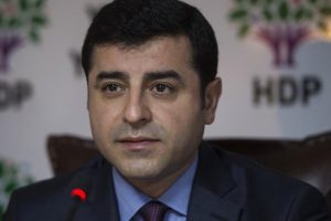 Demirtaş: Erdoğan'ın kazanma şansının azalacağını biliyorlar
