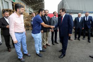 Bursa Valisi Küçük'ten hal esnafına ziyaret