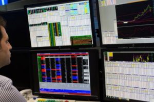 Borsada tarihi düşük seviyeler yatırımcıya fırsat sunuyor