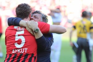 Eskişehirspor, Vural ile anlaşmaya varamadı