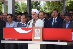 Şehit Özdemir son yolculuğuna uğurlandı