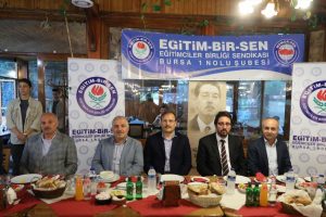 Çavuşoğlu, Bursa'da Eğitim-Bir-Sen üyeleriyle bir araya geldi