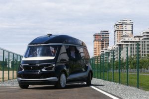 Rusya'da sürücüsüz elektrikli otobüs 'Shuttle' tanıtıldı