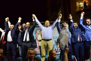 Başbakan Yardımcısı Çavuşoğlu, Bursa'da nokta mitinge katıldı