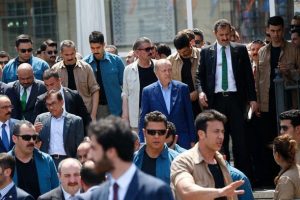 Erdoğan cuma namazını Enver İbrahim ile kıldı