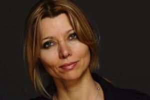 Elif Şafak oyunu kime vereceğini açıkladı