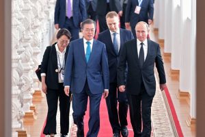 Putin'den Güney Kore lideri Moon'a: Çabalarımız sürecek