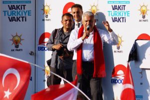 Yıldırım'dan İnce'ye ''Menderes'' eleştirisi