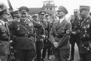 Hitler'in çatal bıçak takımı satıldı