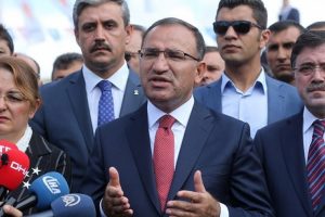 Bozdağ: İnce niye cami cami geziyor?