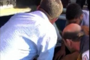 Park halindeki vinç 2 kişiye çarptı