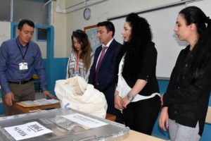 Seçim öncesi sandık yemini edildi