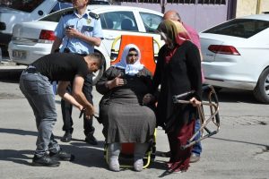 Oyunu kullanmak için tekerlekli sandalyede geldi