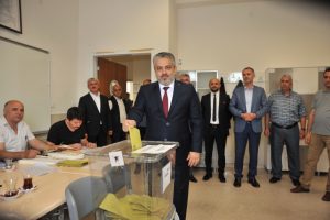 AK Parti Bursa İl Başkanı Salman oyunu İnegöl'de kullandı