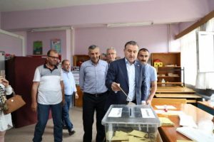 Bakan Bak, oyununu memleketi Rize'de kullandı