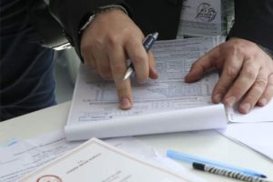 Suç kaydı bulunan sahte seçim gözlemcisine gözaltı