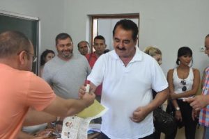 Tatlıses: Ben gönüllerin vekiliyim