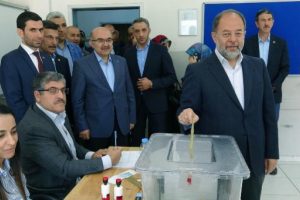 Başbakan Yardımcısı Akdağ: Vatandaşlarımız sandıklara koştu