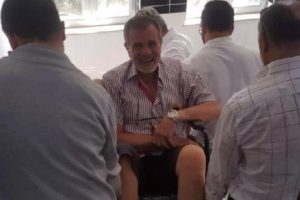 Ağlayarak evine dönen engelli, AHBAP sayesinde oy kullandı
