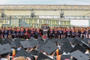 Özyeğin Üniversitesi'nde mezuniyet heyecanı