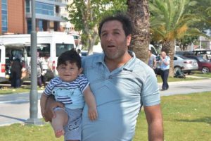 Oy kullanan vatandaşlardan mangal keyfi