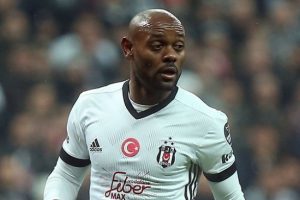 Corinthians, Love'da geri adım attı!