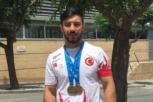 Daniyar İsmayilov'dan iki altın madalya