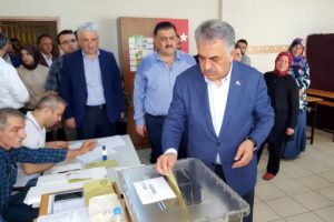 AK Parti'li Yazıcı'nın sandığından Erdoğan çıktı