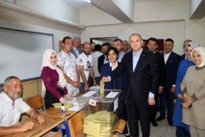Bakan Özlü'nün oy kullandığı sandık ''Erdoğan'' dedi