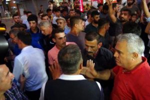 Mersin Adliyesi önünde gerginlik