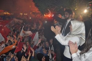 Bursa İnegöl AK Parti'de zafer kutlaması
