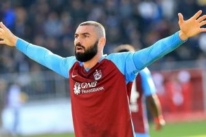 Burak Yılmaz Negredo'ya bağlı