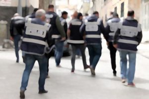 Aranan 11 kişi sandık başında yakalandı