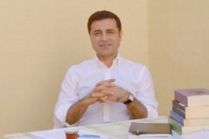 Demirtaş: Diğer adaylar 100 miting yaptı, ben 100 tweet atabildim