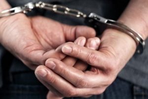 2 kişi, aileleriyle Yunanistan'a kaçarken yakalandı