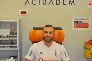 Beşiktaş'ta 4 futbolcu sağlık kontrolünden geçti