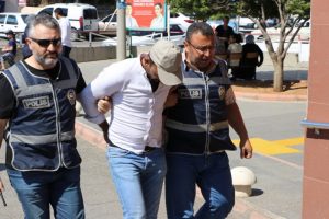Cezaevi firarisi kafede yakalandı