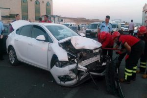 Şanlıurfa'da iki otomobil çarpıştı: 4 yaralı