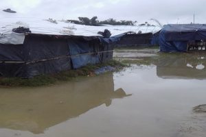 Rohingyalı Müslümanların selle mücadelesi