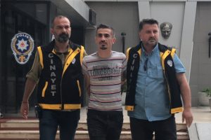 Bursa'da boşanma aşamasındaki eşini bıçakladı!