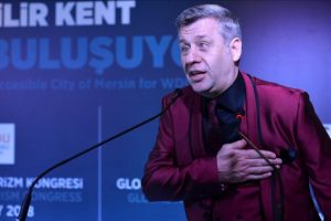 Bu yılın 'Nasreddin Hoca'sı sanatçı Metin Şentürk olacak