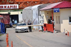 Posof Gümrük ve Nüfus Müdürlüğü'ne operasyon: 9 gözaltı