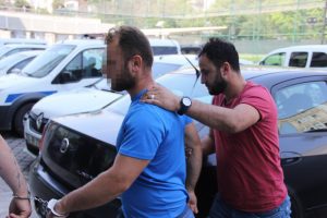 Uyuşturucudan gözaltına alınan aileden 1 kişi tutuklandı