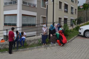2 yaşındaki çocuk 11. kattan düştü