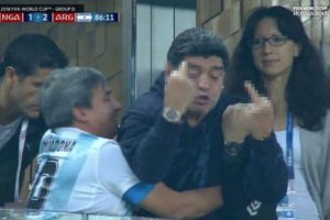 Maradona yine rahat durmadı